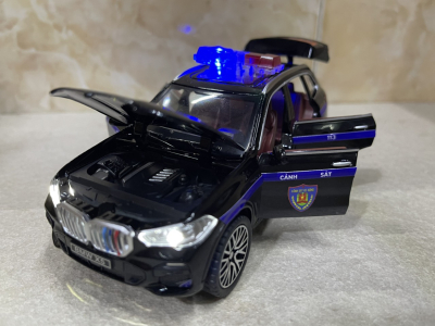 ​Mô hình xe Police CSCĐ 113 BMW X5 tỷ lệ 1:32