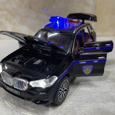 ​Mô hình xe Police CSCĐ 113 BMW X5 tỷ lệ 1:32