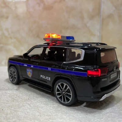 Mô hình xe Cảnh sát CSCĐ 113 Toyota LC300 tỷ lệ 1:32