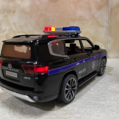 Mô hình xe Cảnh sát CSCĐ 113 Toyota LC300 tỷ lệ 1:32