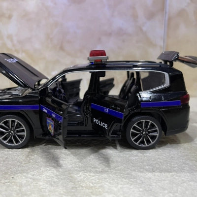 Mô hình xe Cảnh sát CSCĐ 113 Toyota LC300 tỷ lệ 1:32