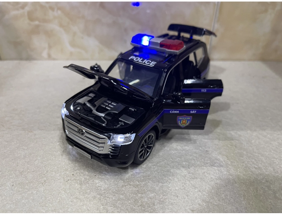 Mô hình xe Cảnh sát CSCĐ 113 Toyota LC300 tỷ lệ 1:32