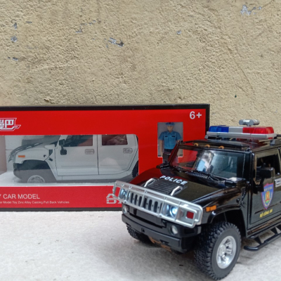 ​Mô hình xe Police CSCĐ VN HUMMER H2 tỷ lệ 1:24