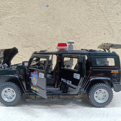 ​Mô hình xe Police CSCĐ VN HUMMER H2 tỷ lệ 1:24