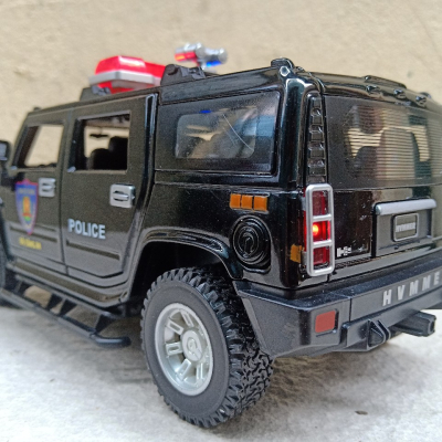 ​Mô hình xe Police CSCĐ VN HUMMER H2 tỷ lệ 1:24