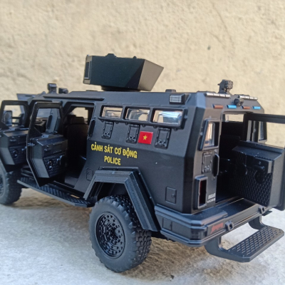 ​Mô hình xe Police CSCĐ VN Sabretooth tiger tỷ lệ 1:32