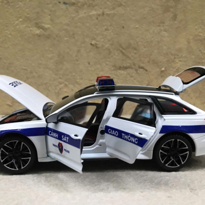 Mô hình xe Police CSGT Audi RS6 tỷ lệ 124