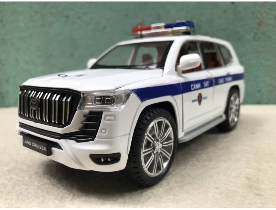 Mô hình xe Cảnh sát CSGT LandCruiser-Prado tỷ lệ 1:24