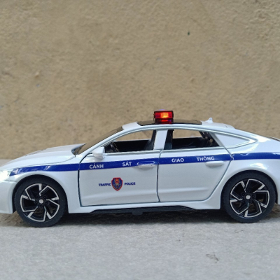 ​Mô hình xe Police CSGT VN AUDI RS7 Tỷ lệ 1:32