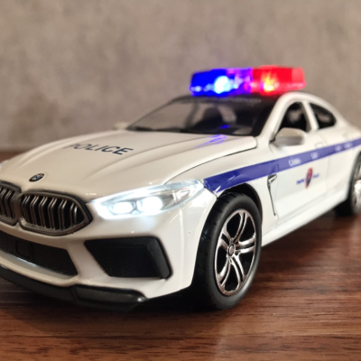 Mô hình xe Cảnh Sát​ CSGT VN BMW M8  tỷ lệ 1:32