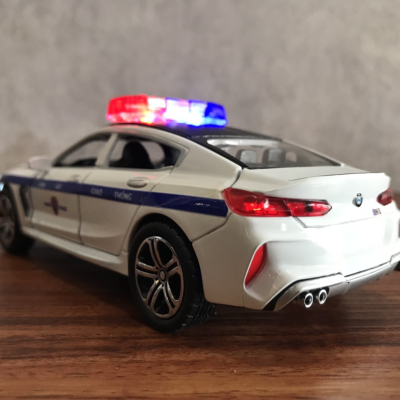 Mô hình xe Cảnh Sát​ CSGT VN BMW M8  tỷ lệ 1:32