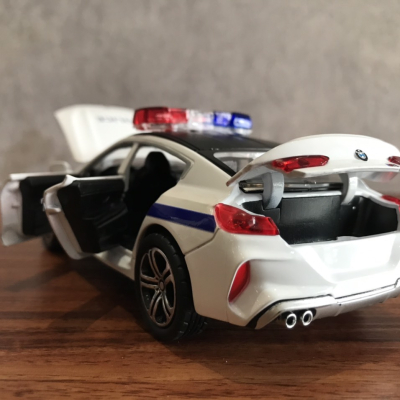 Mô hình xe Cảnh Sát​ CSGT VN BMW M8  tỷ lệ 1:32
