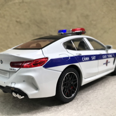 Mô hình xe Cảnh Sát​ CSGT VN BMW M8 tỷ lệ 124