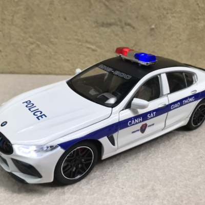 Mô hình xe Cảnh Sát​ CSGT VN BMW M8 tỷ lệ 124