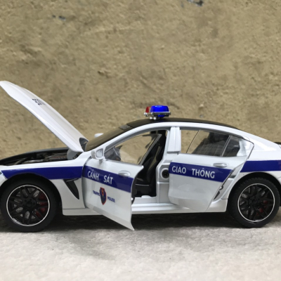 Mô hình xe Cảnh Sát​ CSGT VN BMW M8 tỷ lệ 124