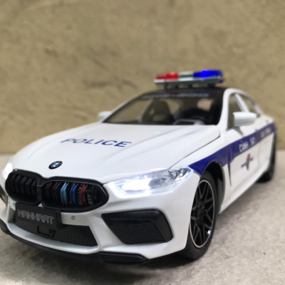 Mô hình xe Cảnh Sát​ CSGT VN BMW M8 tỷ lệ 124