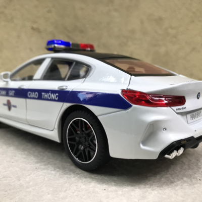 Mô hình xe Cảnh Sát​ CSGT VN BMW M8 tỷ lệ 124