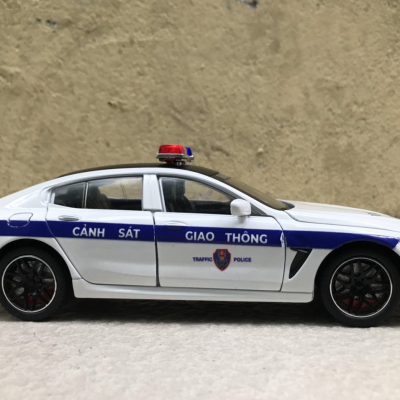 Mô hình xe Cảnh Sát​ CSGT VN BMW M8 tỷ lệ 124