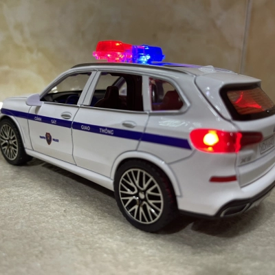 ​Mô hình xe Police CSGT-VN BMW X5 tỷ lệ 1:32