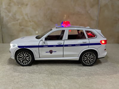 ​Mô hình xe Police CSGT-VN BMW X5 tỷ lệ 1:32