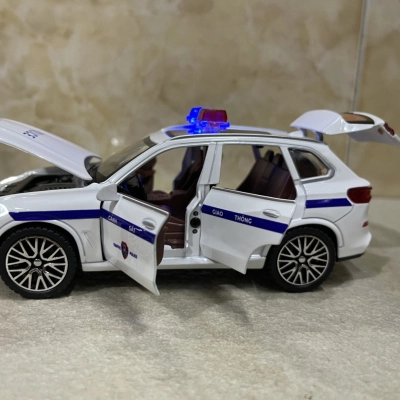 ​Mô hình xe Police CSGT-VN BMW X5 tỷ lệ 1:32