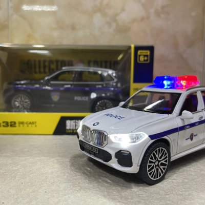 ​Mô hình xe Police CSGT-VN BMW X5 tỷ lệ 1:32