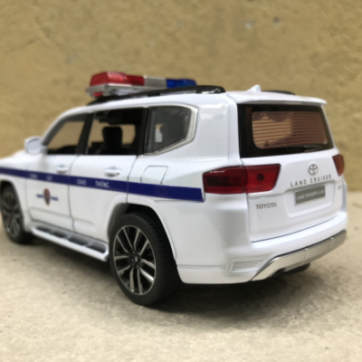 Mô hình xe Cảnh sát CSGT VN Toyota LC300 tỷ lệ 1:32