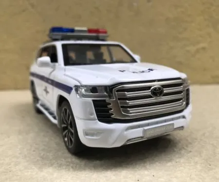 ​Mô hình xe Police CSGT VN Toyota LC300 tỷ lệ 1:32