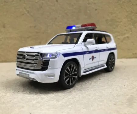 ​Mô hình xe Police CSGT VN Toyota LC300 tỷ lệ 1:32
