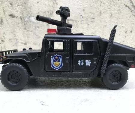 ​Mô hình xe Police Humvee tỷ lệ 1:32