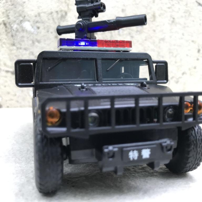 Mô hình xe Police Humvee tỷ lệ 1:32