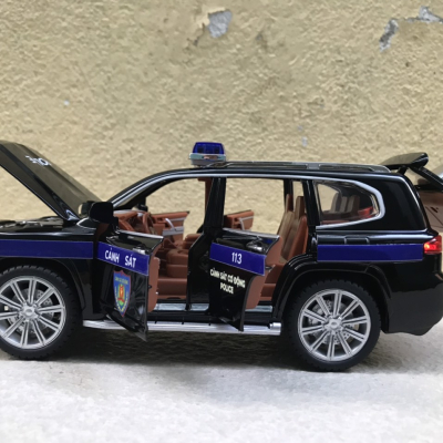 Mô hình xe Police land Cruiser GR CSCĐ 113  tỷ lệ 1:24