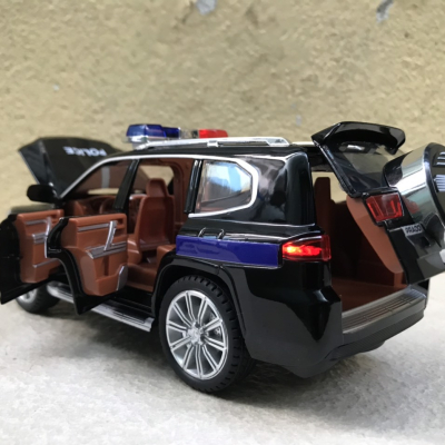 Mô hình xe Police land Cruiser GR CSCĐ 113  tỷ lệ 1:24