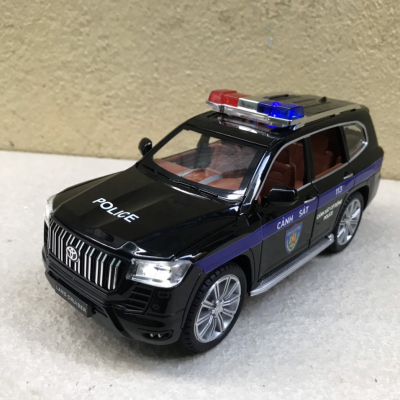 Mô hình xe Police land Cruiser GR CSCĐ 113  tỷ lệ 1:24