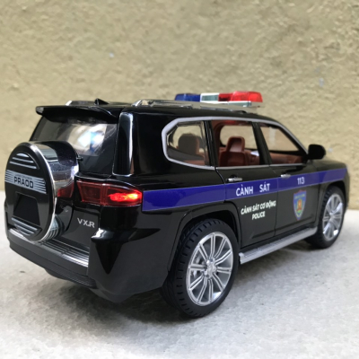Mô hình xe Police land Cruiser GR CSCĐ 113  tỷ lệ 1:24