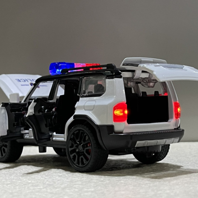 ​Mô hình xe Police Landcruiser Prado-LC250 CSGT VN 1:32