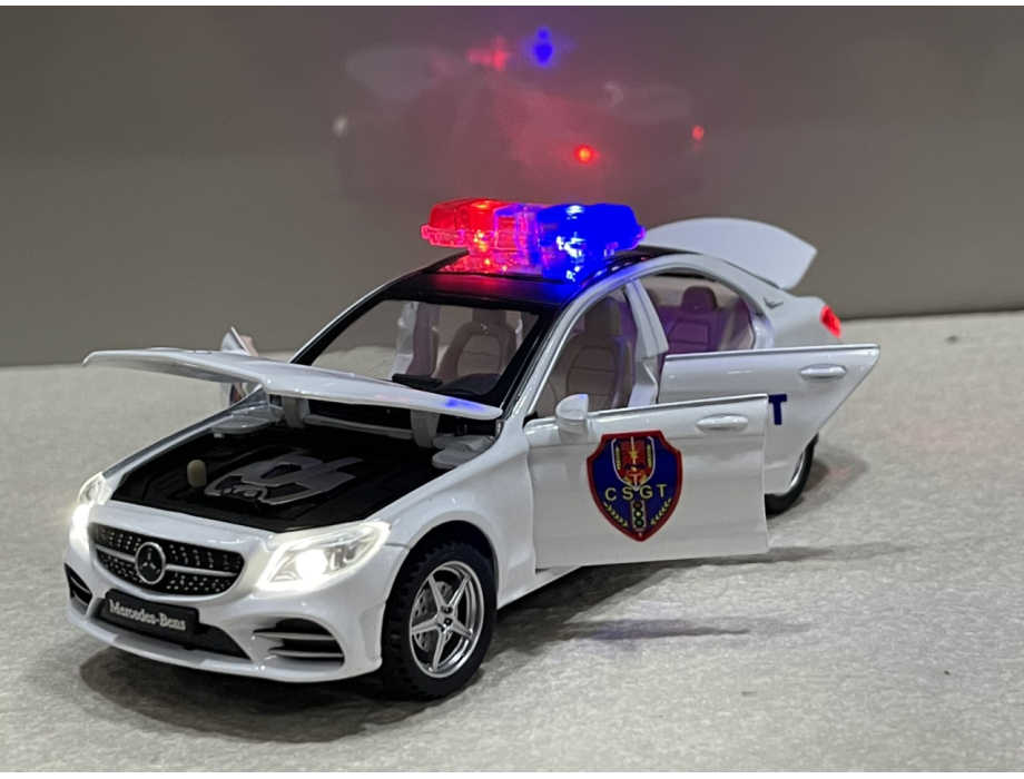 ​Mô hình xe Police Mercedes C260L-CSGT tỷ lệ 1:32