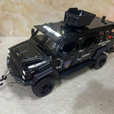 ​Mô hình xe Police Tiger Sabretooth CSCĐ  tỷ lệ 1:32