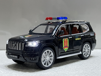 Mô hình xe Police Toyota landCruiser GR CAND tỷ lệ 1:24 (XPTO24LAND)
