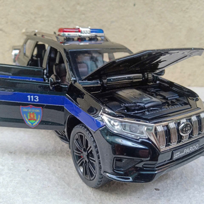 ​Mô hình xe Police Toyota Prado landCruiser CSCĐ 113 tỷ lệ1:24
