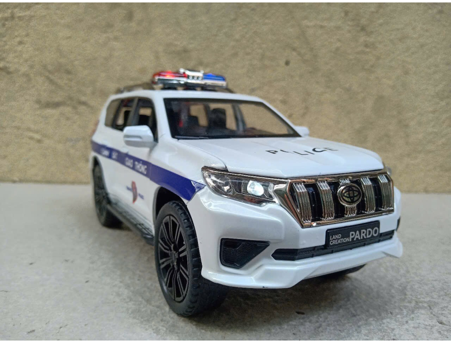 ​Mô hình xe Police Toyota Prado landCruiser CSGT tỷ lệ 1:24