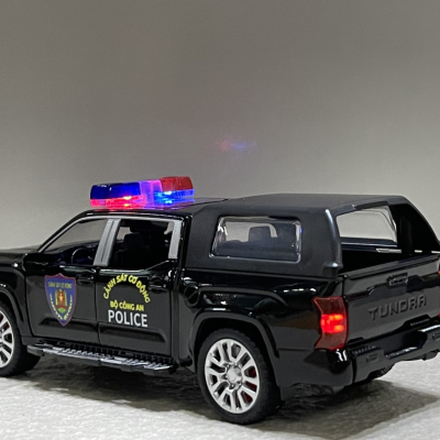 Mô hình xe Police Toyota TUNDRA CSCĐ 1:32 (XPTO32TUR)
