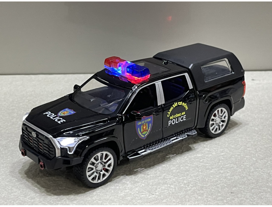 Mô hình xe Police Toyota TUNDRA CSCĐ 1:32 (XPTO32TUR)