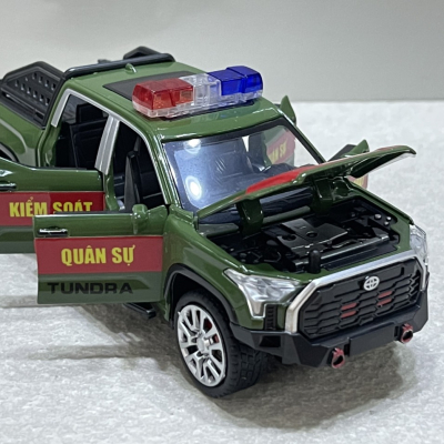 ​Mô hình xe Police Toyota TUNDRA KSQS tỷ lệ 1:32 (XPTO32TUR)