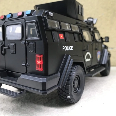 Mô hình xe Quân sự Bọc thép Sabretooth Tiger CSCĐ-VN tỷ lệ 1:24