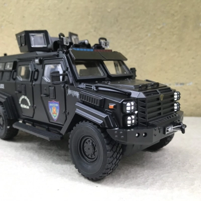 Mô hình xe Quân sự Bọc thép Sabretooth Tiger CSCĐ-VN tỷ lệ 1:24