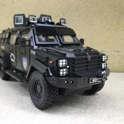 Mô hình xe Quân sự Bọc thép Sabretooth Tiger CSCĐ-VN tỷ lệ 1:24