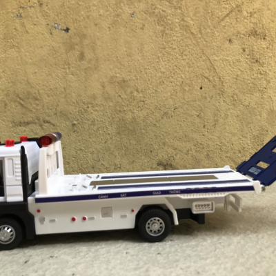 Mô hình xe Tải cứu hộ Police CSGT tỷ lệ 1:32
