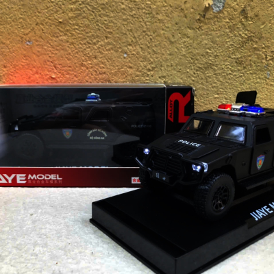 ​Mô hình xe Tiger 4x4 APC Police CSCĐ tỷ lệ 1:32