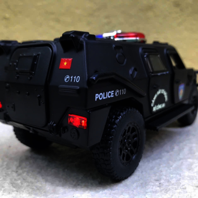 ​Mô hình xe Tiger 4x4 APC Police CSCĐ tỷ lệ 1:32